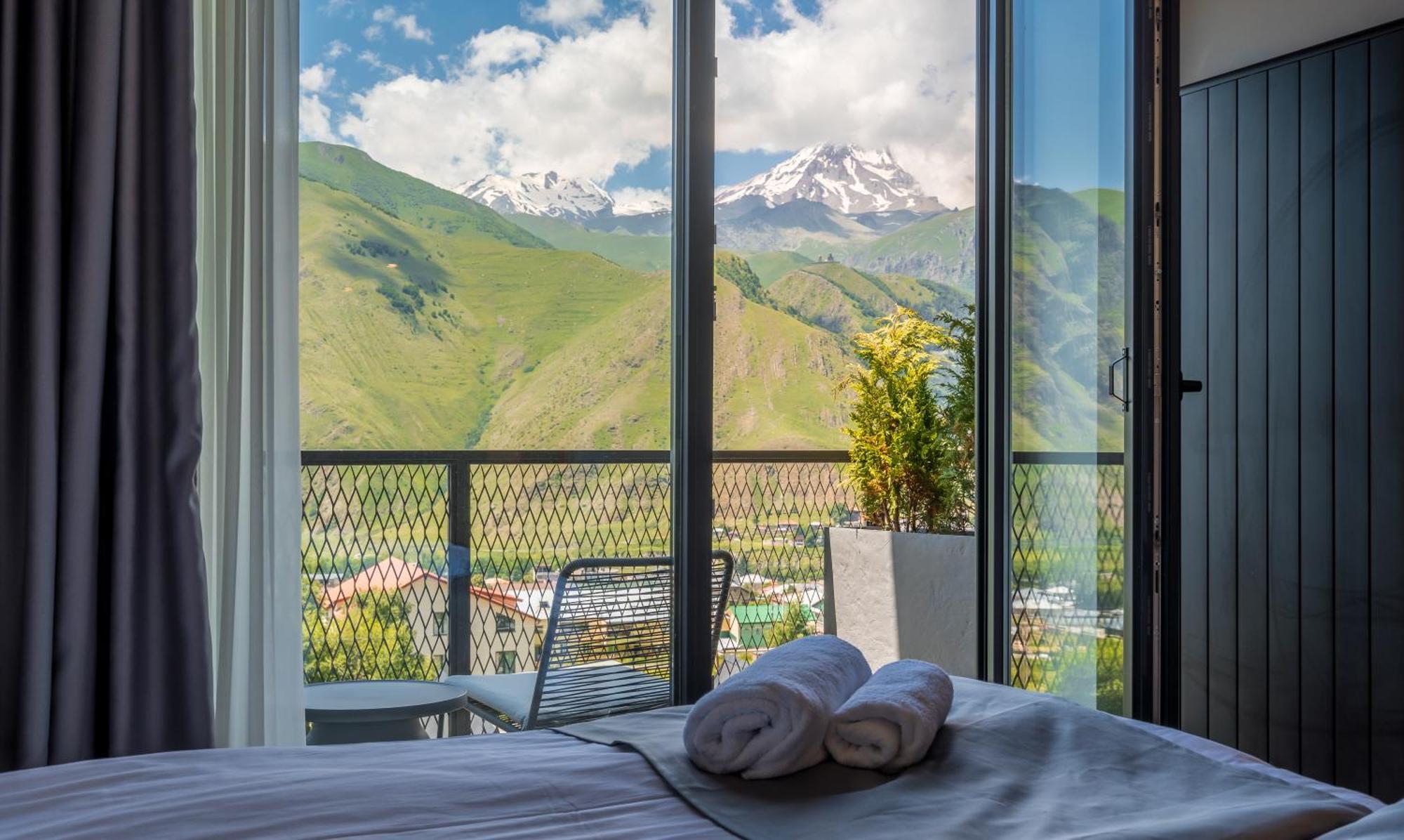 Step Inn - Kazbegi Exterior photo