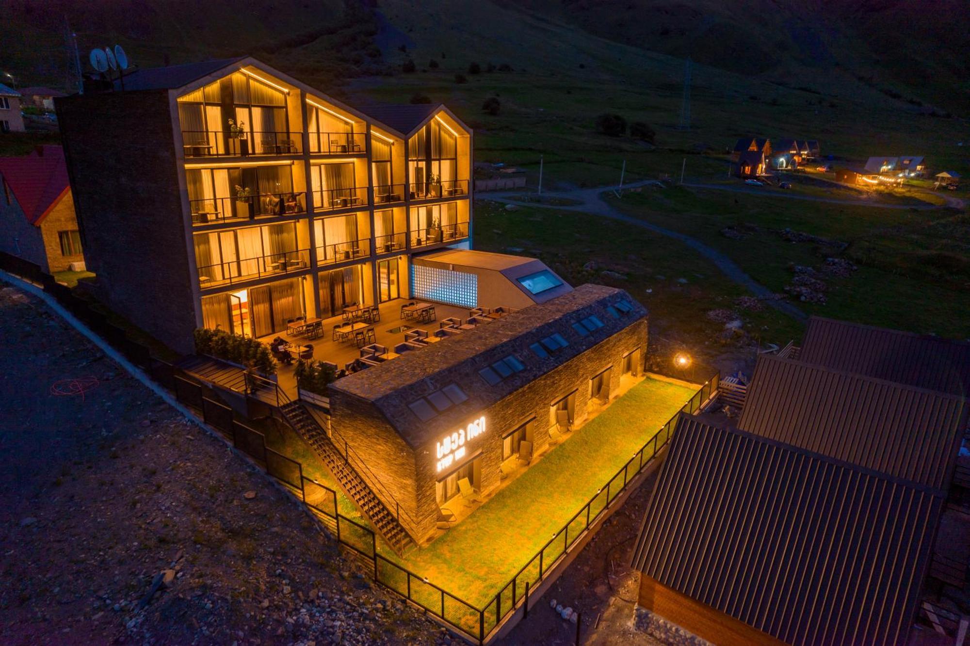 Step Inn - Kazbegi Exterior photo